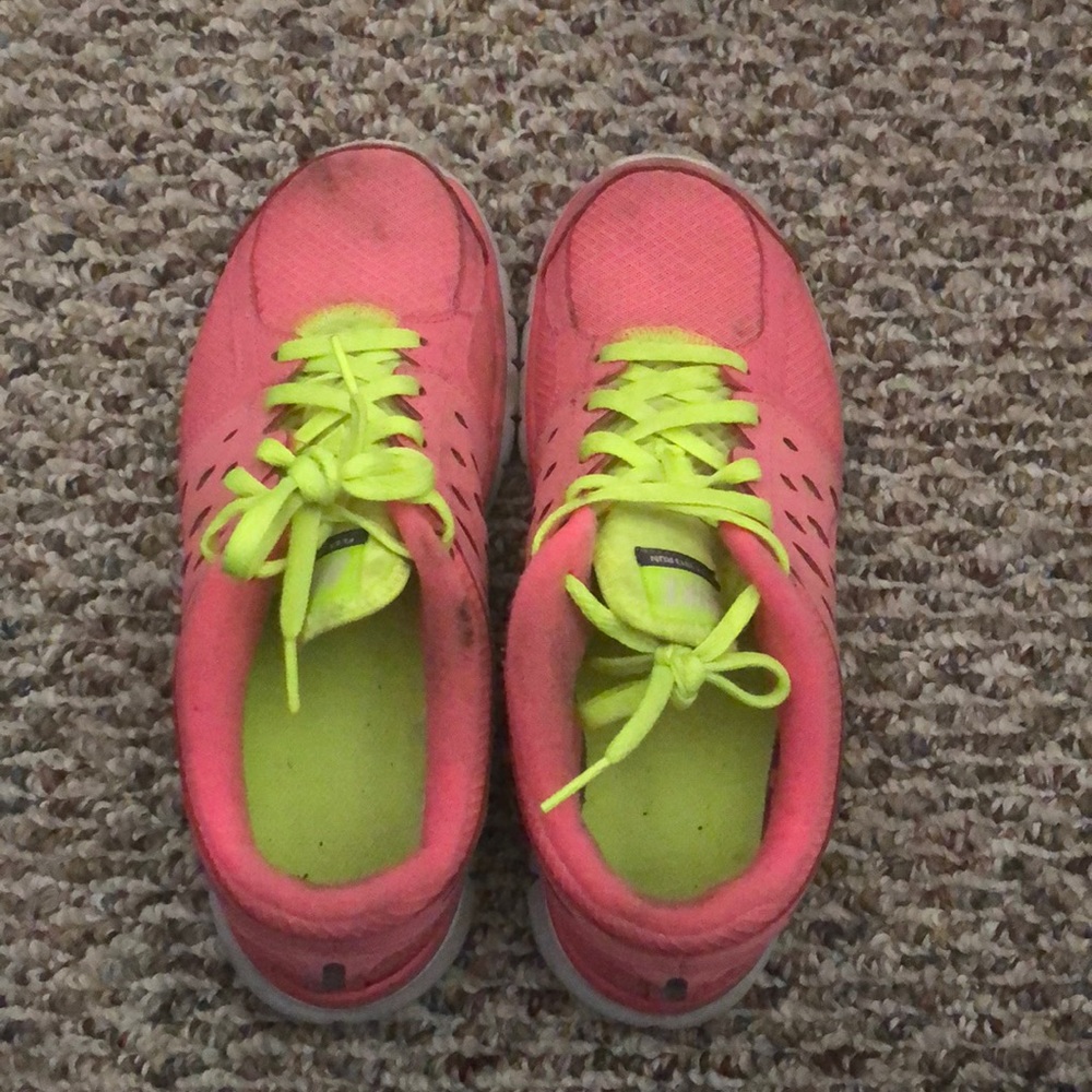 Nike’s size 7.5 women’s